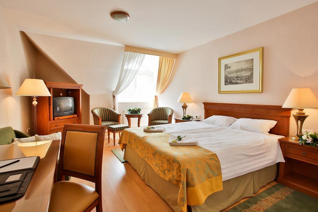 Hotel Rittinger Bonyhád Cameră foto